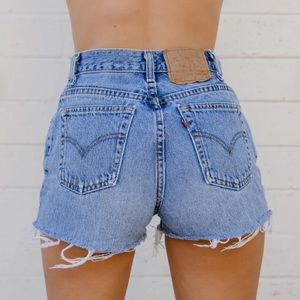 VINTAGE Levi’s 550 Jean Cut Off Shorts